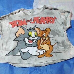 Tom and Jerry tee shirt.